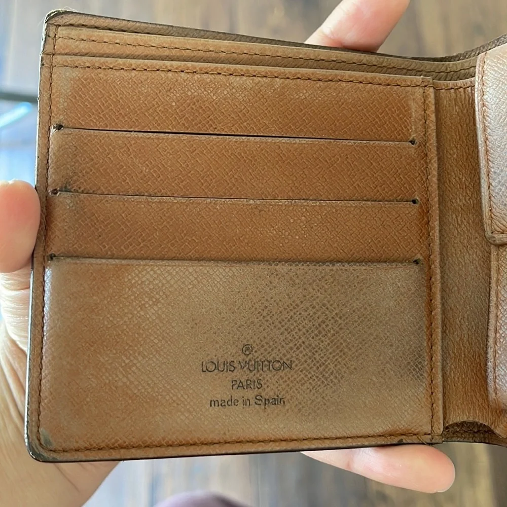 ❌sold❌ Louis Vuitton mens wallet l date code CA0976 - Picture 14 of 14